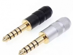 4.4五级音频插头带壳